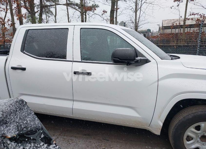 Photo 14 of 2022 Toyota Tundra SR (VIN 5TFKB5AB5NX017956)