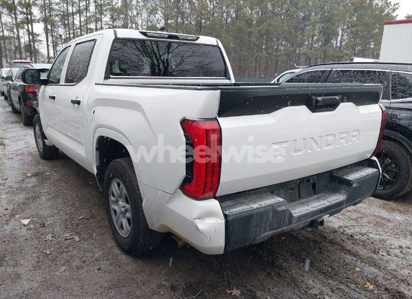 Photo 3 of 2022 Toyota Tundra SR (VIN 5TFKB5AB5NX017956)
