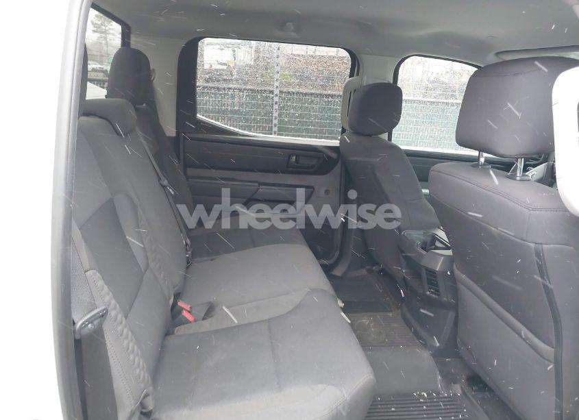 Photo 8 of 2022 Toyota Tundra SR (VIN 5TFKB5AB5NX017956)