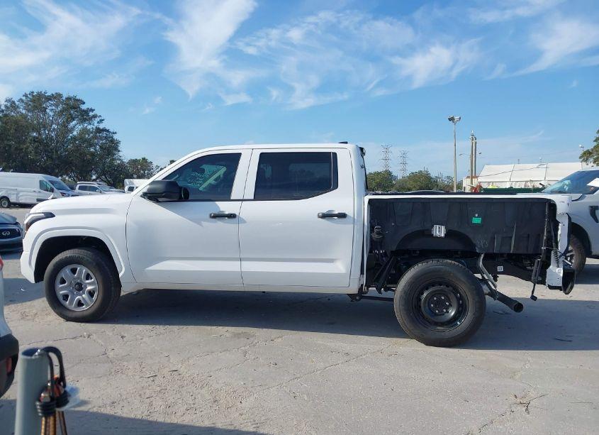 Photo 15 of 2024 Toyota Tundra SR (VIN 5TFKB5DB5RX177711)