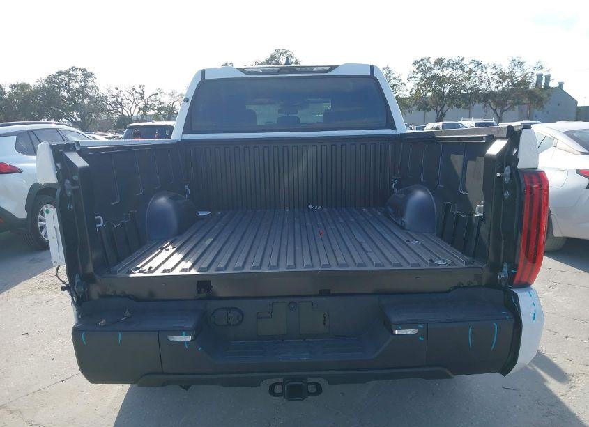 Photo 17 of 2024 Toyota Tundra SR (VIN 5TFKB5DB5RX177711)