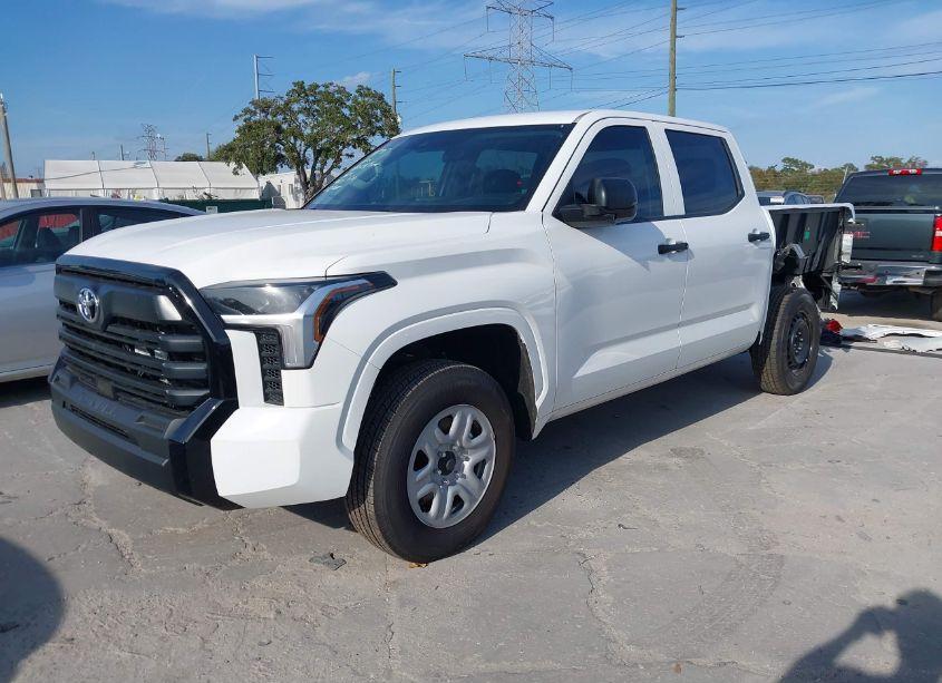 Photo 2 of 2024 Toyota Tundra SR (VIN 5TFKB5DB5RX177711)