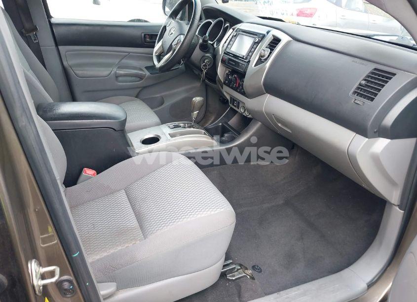 Photo 5 of 2015 Toyota Tacoma PRERUNNER V6 (VIN 5TFKU4HN2FX006340)