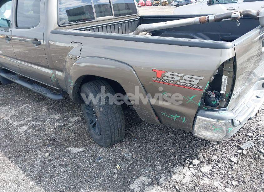 Photo 6 of 2015 Toyota Tacoma PRERUNNER V6 (VIN 5TFKU4HN2FX006340)