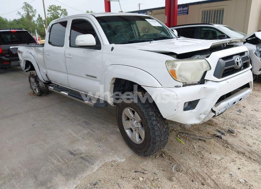 2015 Toyota Tacoma PRERUNNER V6 (VIN 5TFKU4HN5FX005814) main photo