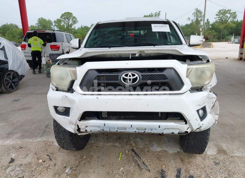 Photo 12 of 2015 Toyota Tacoma PRERUNNER V6 (VIN 5TFKU4HN5FX005814)