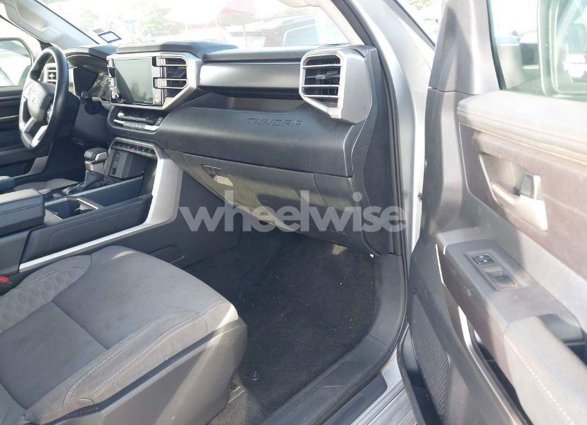 Photo 5 of 2022 Toyota Tundra SR5 (VIN 5TFLA5AB0NX015314)