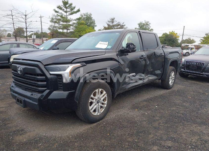 Photo 2 of 2022 Toyota Tundra SR5 (VIN 5TFLA5AB1NX001339)