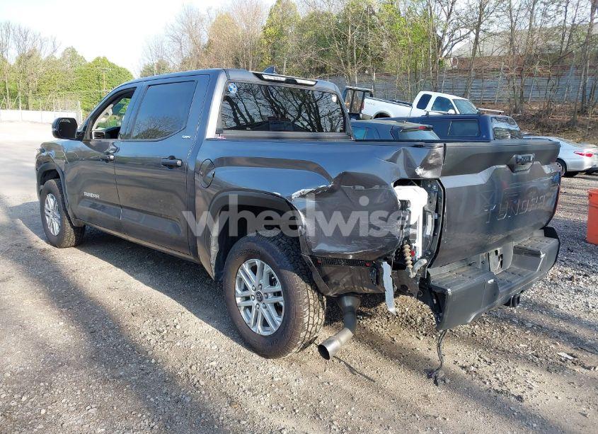 Photo 3 of 2022 Toyota Tundra SR5 (VIN 5TFLA5AB2NX019252)