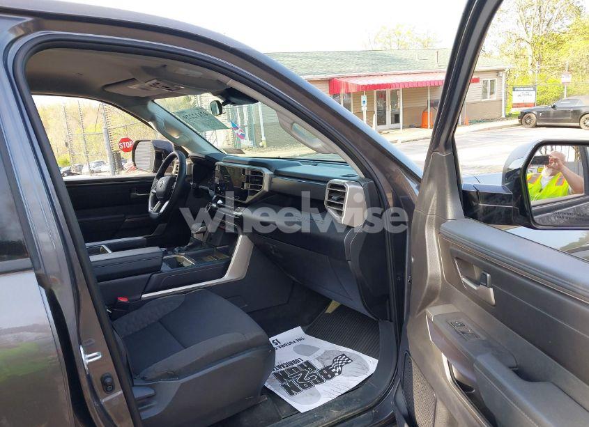 Photo 5 of 2022 Toyota Tundra SR5 (VIN 5TFLA5AB2NX019252)