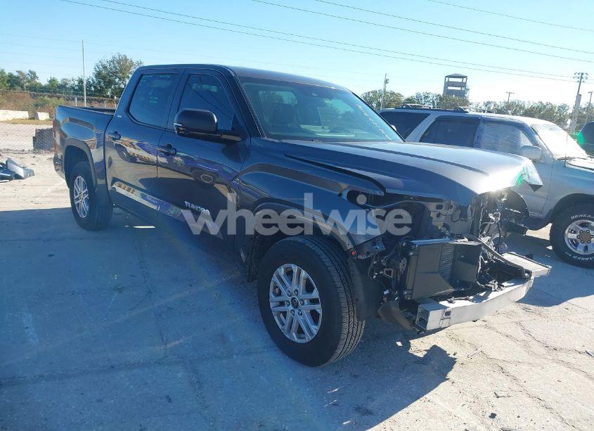 2024 Toyota Tundra SR5 (VIN 5TFLA5AB2RX032315) main photo