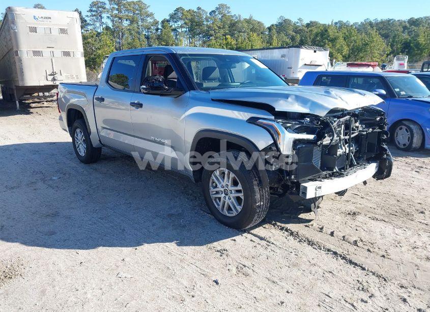 2024 Toyota Tundra SR5 (VIN 5TFLA5AB2RX038552) main photo