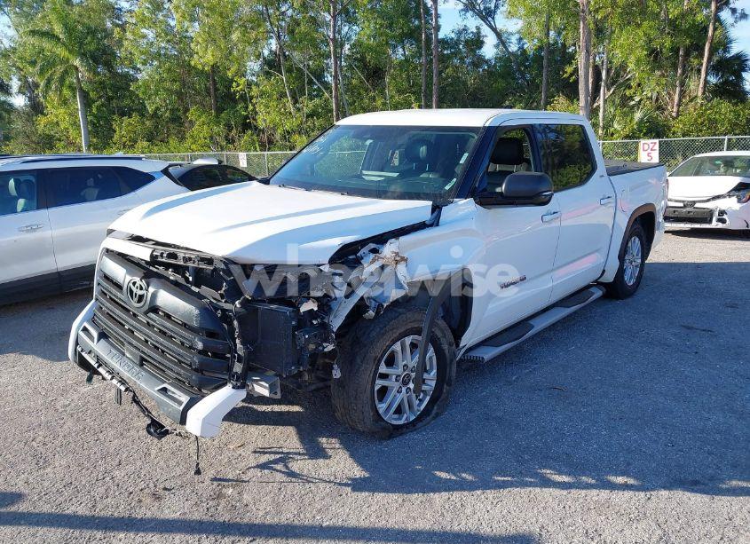 Photo 2 of 2022 Toyota Tundra SR5 (VIN 5TFLA5AB5NX002302)
