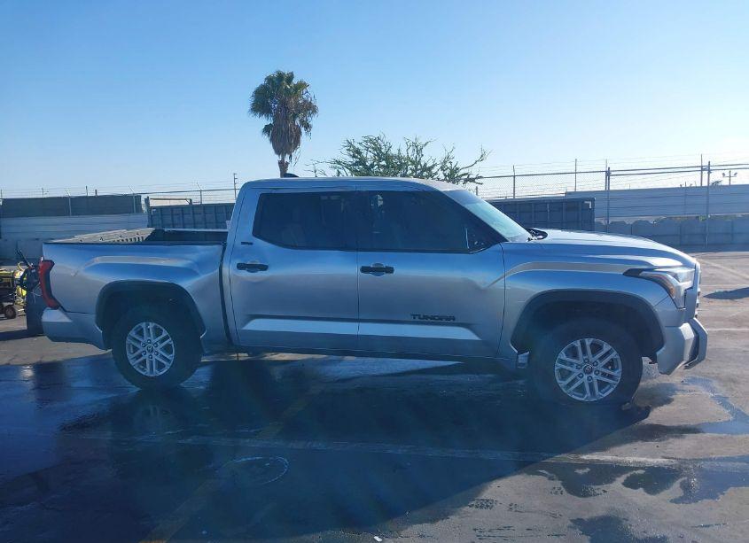 Photo 13 of 2022 Toyota Tundra SR5 (VIN 5TFLA5AB8NX015349)