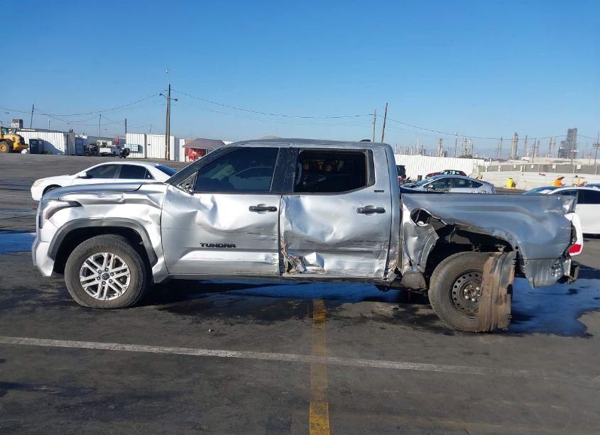 Photo 14 of 2022 Toyota Tundra SR5 (VIN 5TFLA5AB8NX015349)