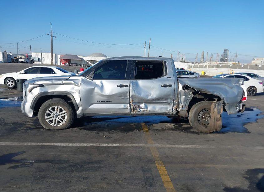 Photo 6 of 2022 Toyota Tundra SR5 (VIN 5TFLA5AB8NX015349)