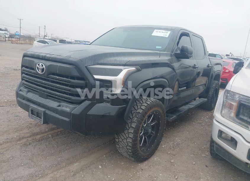 Photo 2 of 2022 Toyota Tundra SR5 (VIN 5TFLA5AB8NX016341)