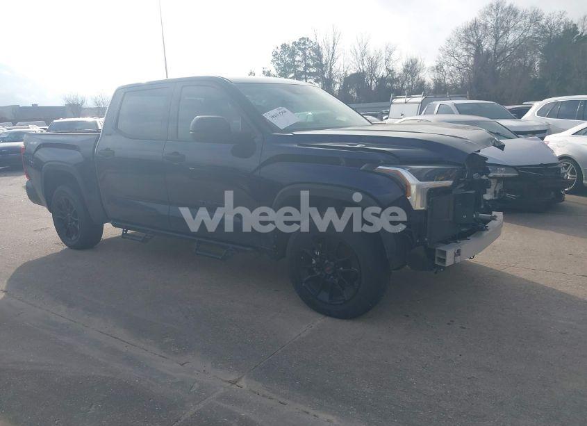 2022 Toyota Tundra SR5 (VIN 5TFLA5AB8NX017358) main photo