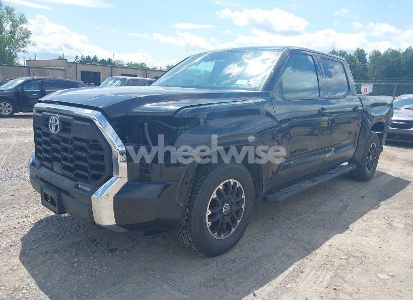 Photo 2 of 2022 Toyota Tundra SR5 (VIN 5TFLA5ABXNX012243)