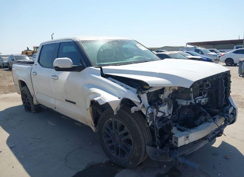 2024 Toyota Tundra SR5 (VIN 5TFLA5ABXRX032871) main photo