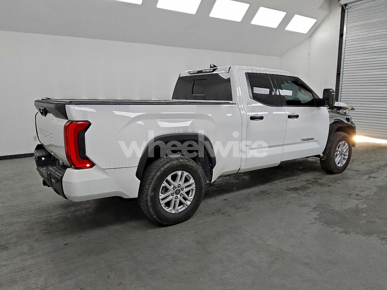 Photo 3 of 2022 TOYOTA TUNDRA DOUBLE CAB SR (VIN 5TFLA5DA0NX032391)