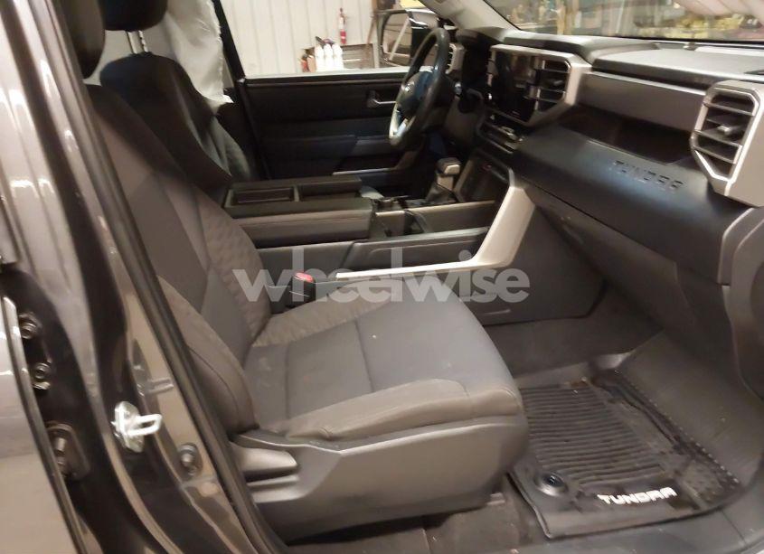 Photo 5 of 2022 Toyota Tundra SR5 (VIN 5TFLA5DA4NX019871)