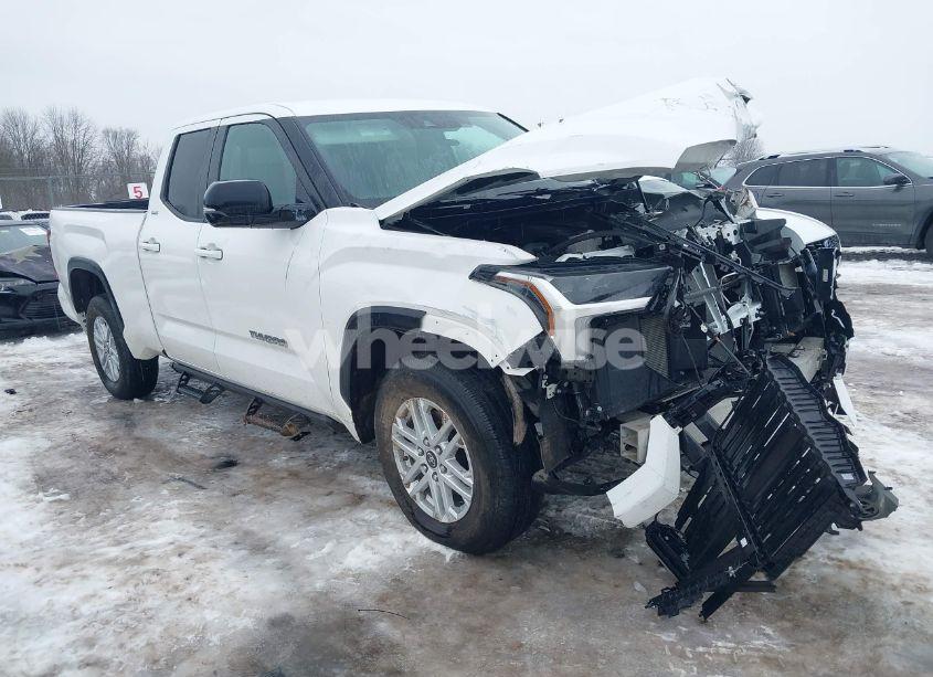 2024 Toyota Tundra SR5 (VIN 5TFLA5DA6RX139161) main photo