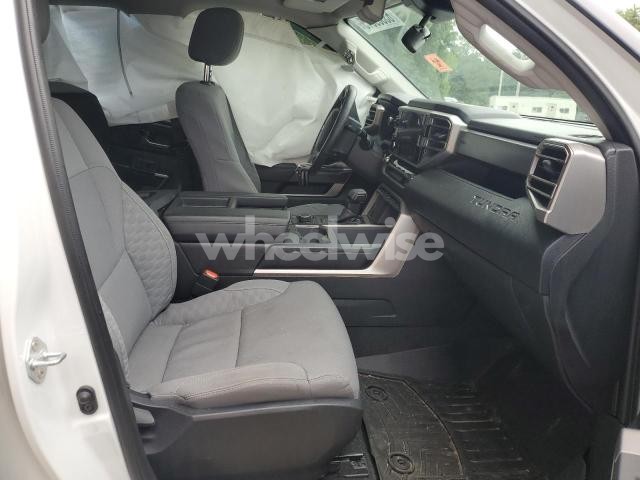 Photo 5 of 2024 TOYOTA TUNDRA DOUBLE CAB SR (VIN 5TFLA5DA8RX130672)