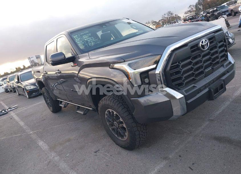 2024 Toyota Tundra SR5 4WD (VIN 5TFLA5DB0RX145580) main photo