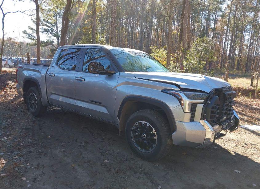 2024 Toyota Tundra SR5 (VIN 5TFLA5DB0RX184332) main photo