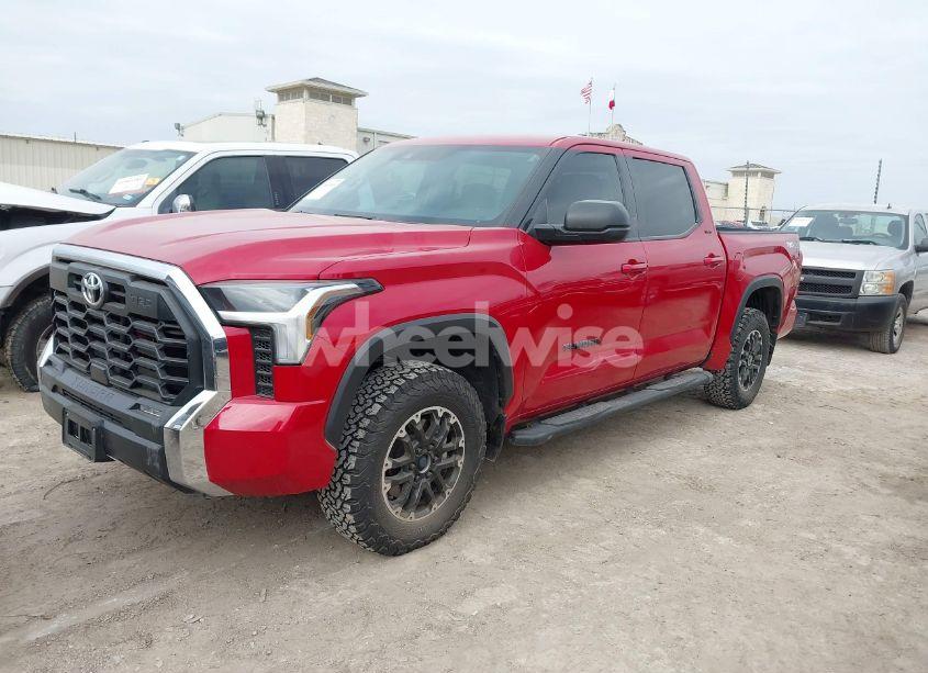 Photo 2 of 2022 Toyota Tundra SR5 (VIN 5TFLA5DB1NX018525)