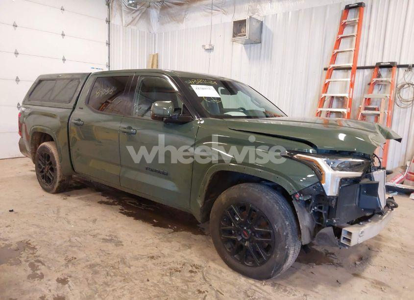 2022 Toyota Tundra SR5 (VIN 5TFLA5DB1NX044221) main photo