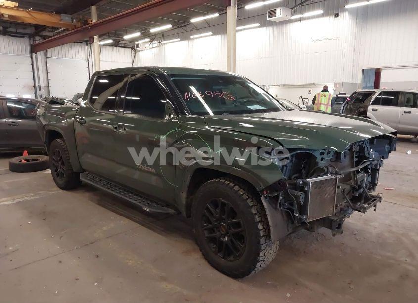 2022 Toyota Tundra SR5 (VIN 5TFLA5DB1NX053260) main photo