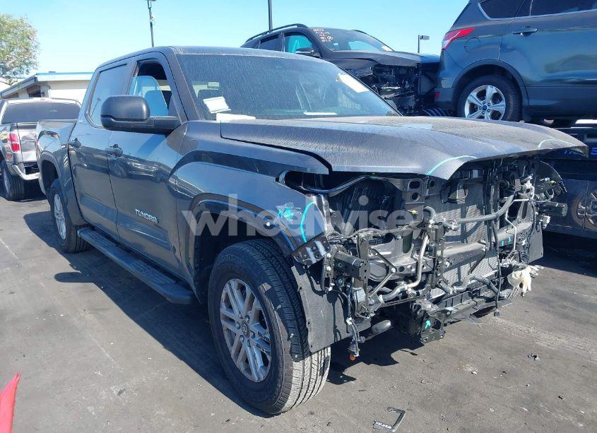 2025 Toyota Tundra SR5 4WD (VIN 5TFLA5DB1SX263126) main photo