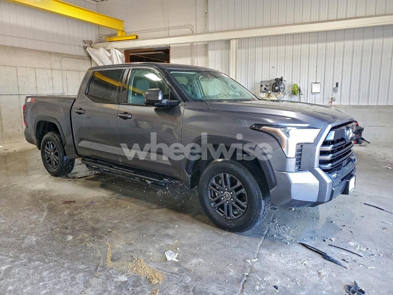 Photo 4 of 2024 TOYOTA TUNDRA CREWMAX SR (VIN 5TFLA5DB2RX203091)
