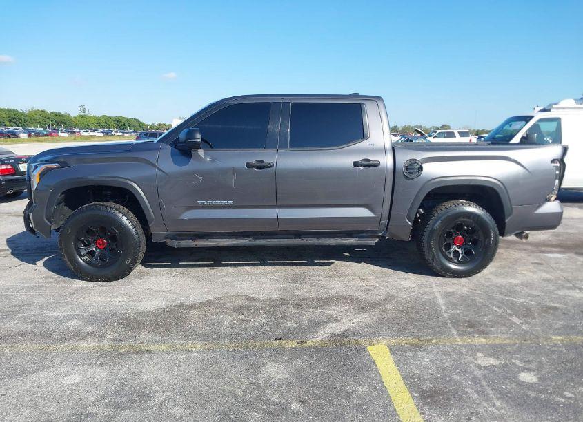 Photo 13 of 2022 Toyota Tundra SR5 (VIN 5TFLA5DB5NX030659)