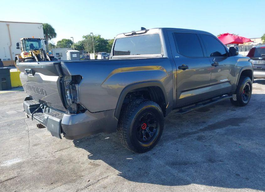 Photo 4 of 2022 Toyota Tundra SR5 (VIN 5TFLA5DB5NX030659)