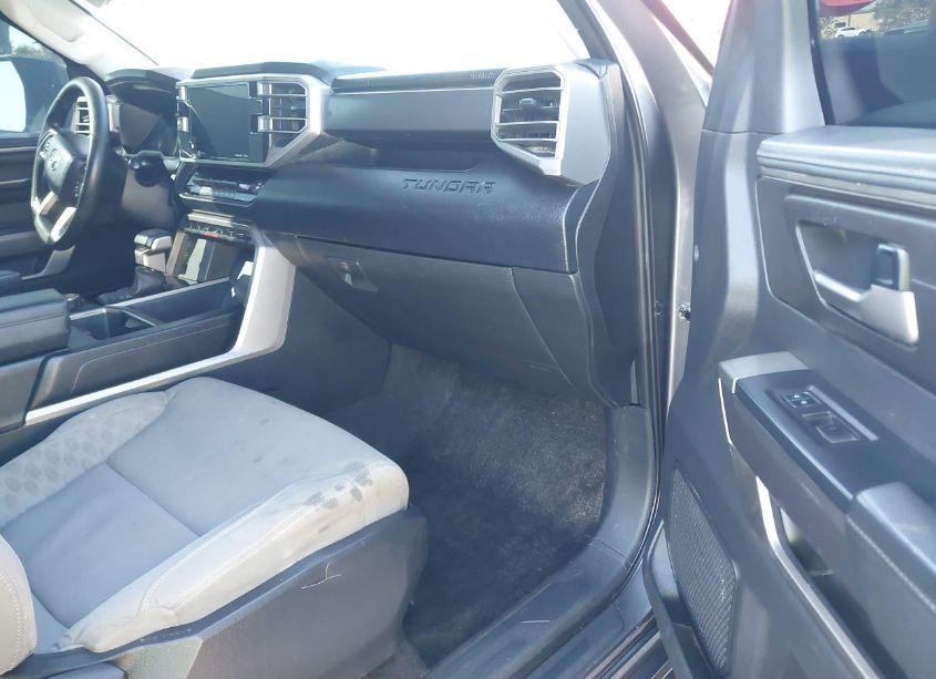 Photo 5 of 2022 Toyota Tundra SR5 (VIN 5TFLA5DB5NX030659)