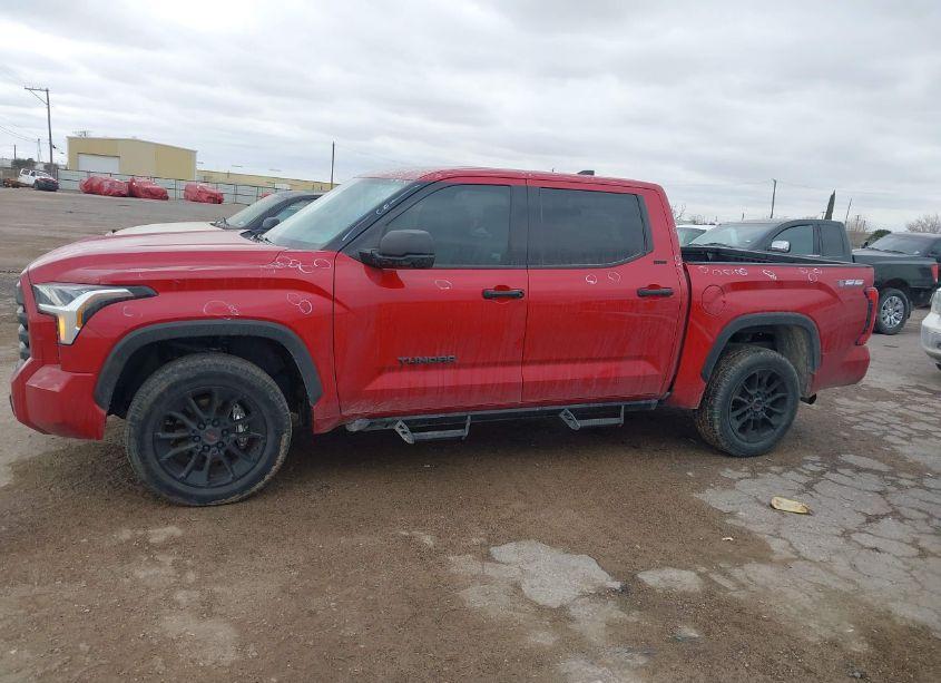 Photo 14 of 2022 Toyota Tundra SR5 (VIN 5TFLA5DB5NX049938)