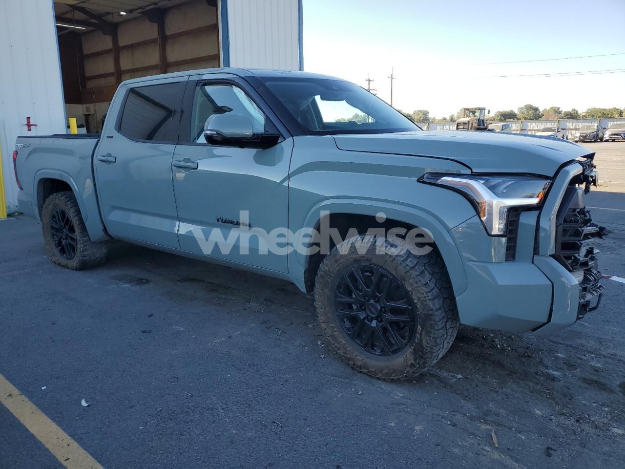 Photo 4 of 2022 TOYOTA TUNDRA CREWMAX SR (VIN 5TFLA5DB6NX045011)