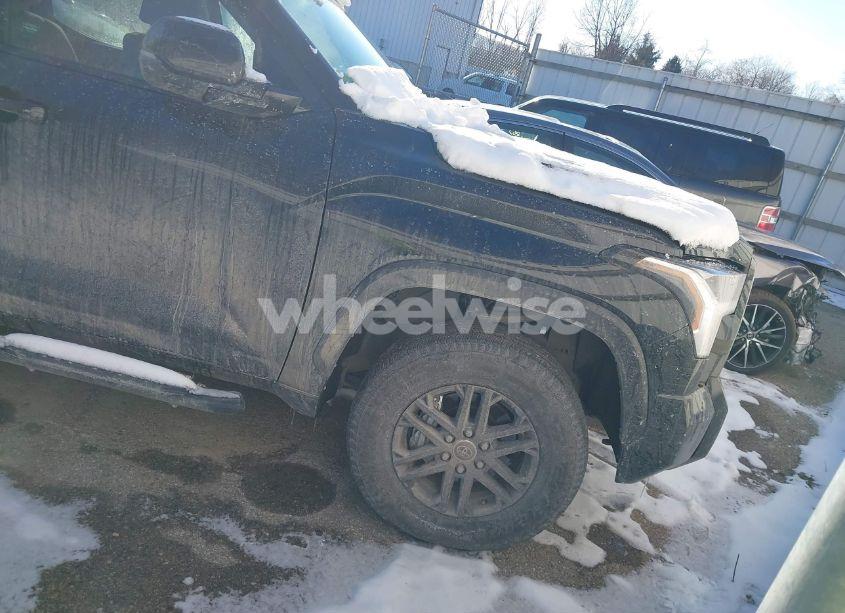 2024 Toyota Tundra SR5 (VIN 5TFLA5DB6RX189163) main photo