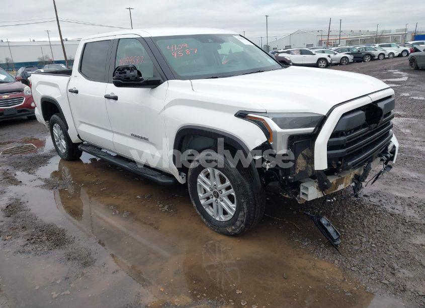 2024 Toyota Tundra SR5 (VIN 5TFLA5DB7RX133295) main photo