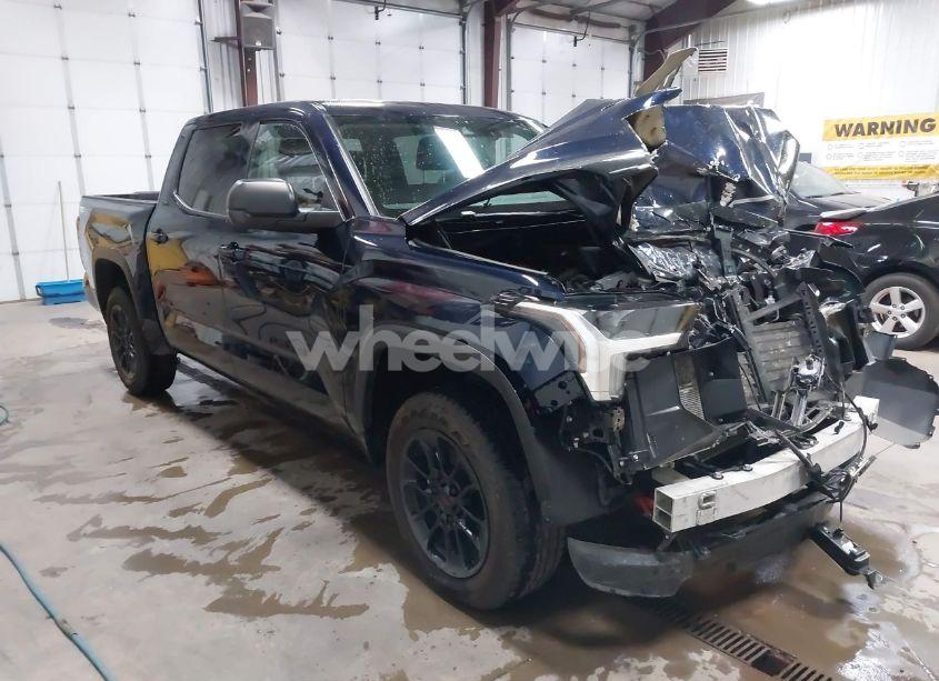 2024 Toyota Tundra SR5 (VIN 5TFLA5DB7RX176664) main photo