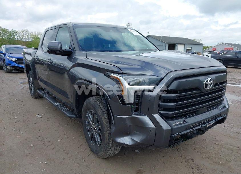 2024 Toyota Tundra SR5 4WD (VIN 5TFLA5DB7RX237804) main photo