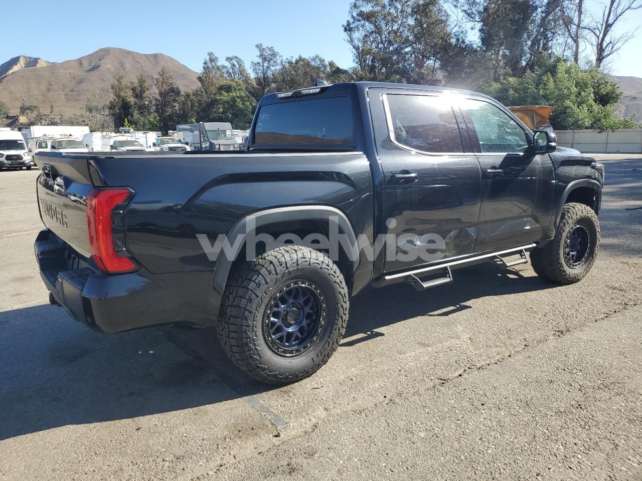Photo 3 of 2022 TOYOTA TUNDRA CREWMAX SR (VIN 5TFLA5DB8NX001902)
