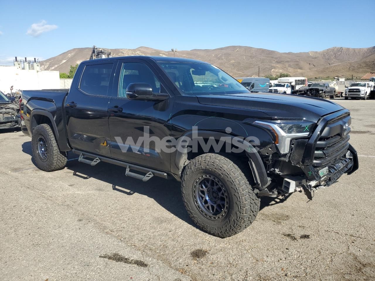 Photo 4 of 2022 TOYOTA TUNDRA CREWMAX SR (VIN 5TFLA5DB8NX001902)