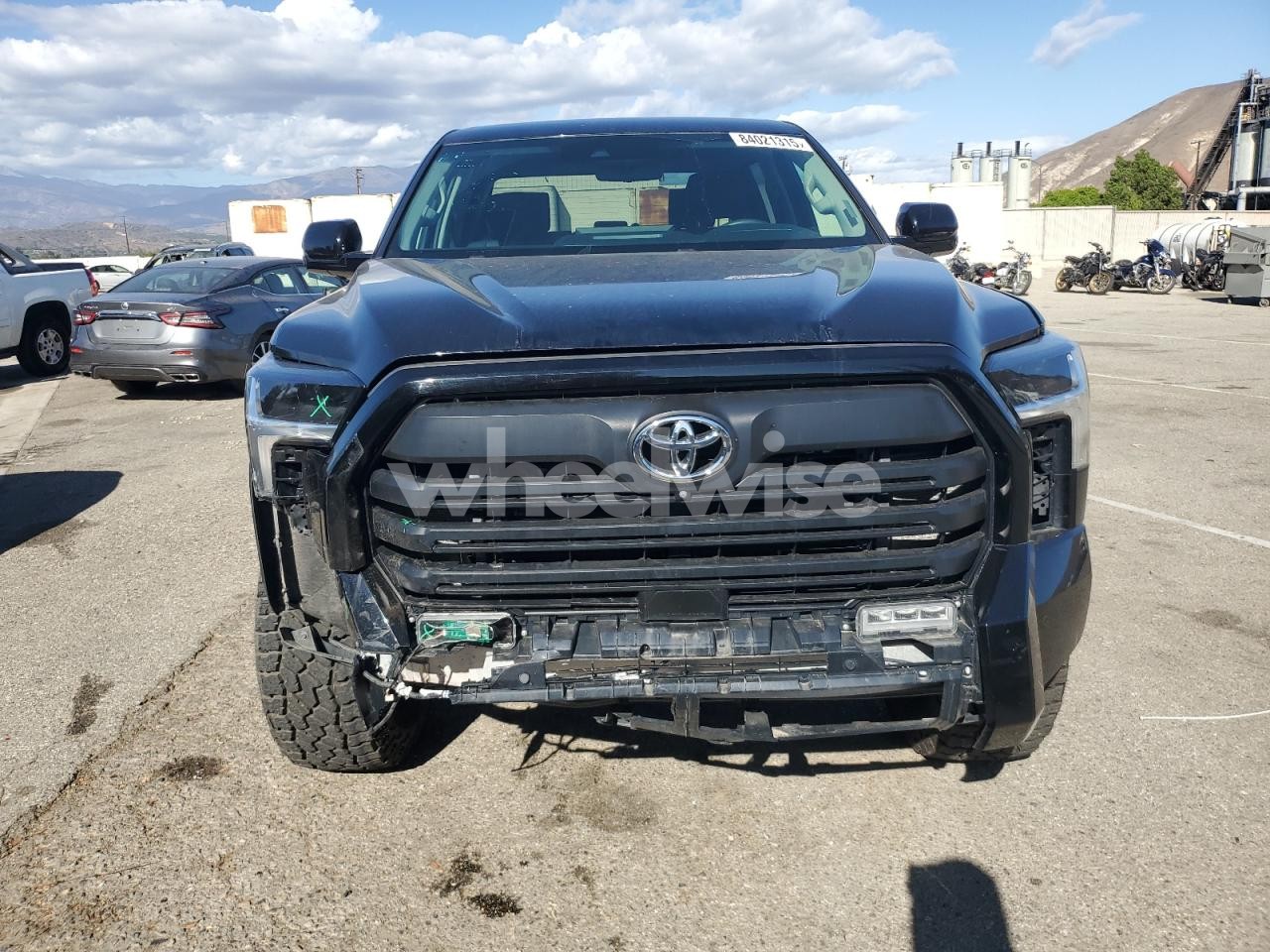 Photo 5 of 2022 TOYOTA TUNDRA CREWMAX SR (VIN 5TFLA5DB8NX001902)