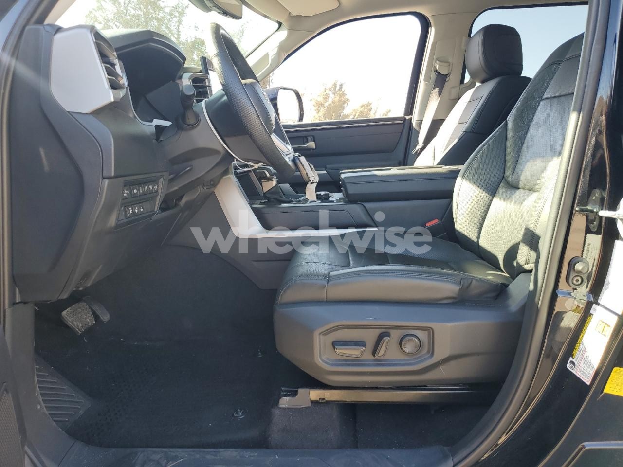 Photo 7 of 2022 TOYOTA TUNDRA CREWMAX SR (VIN 5TFLA5DB8NX001902)