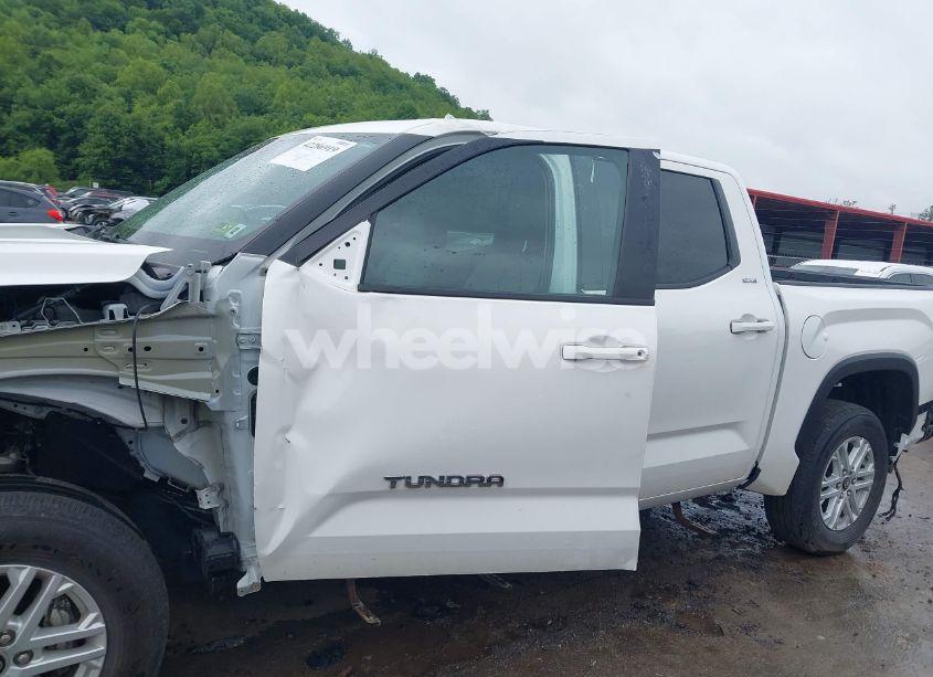 Photo 15 of 2024 Toyota Tundra SR5 4WD (VIN 5TFLA5DB8RX134715)