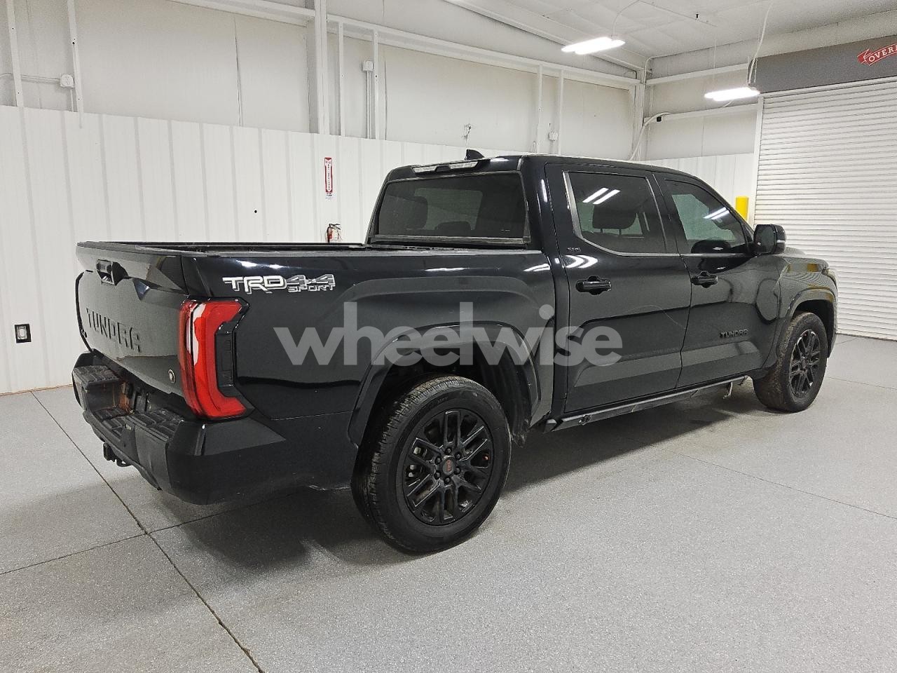Photo 3 of 2022 TOYOTA TUNDRA CREWMAX SR (VIN 5TFLA5DB9NX012486)